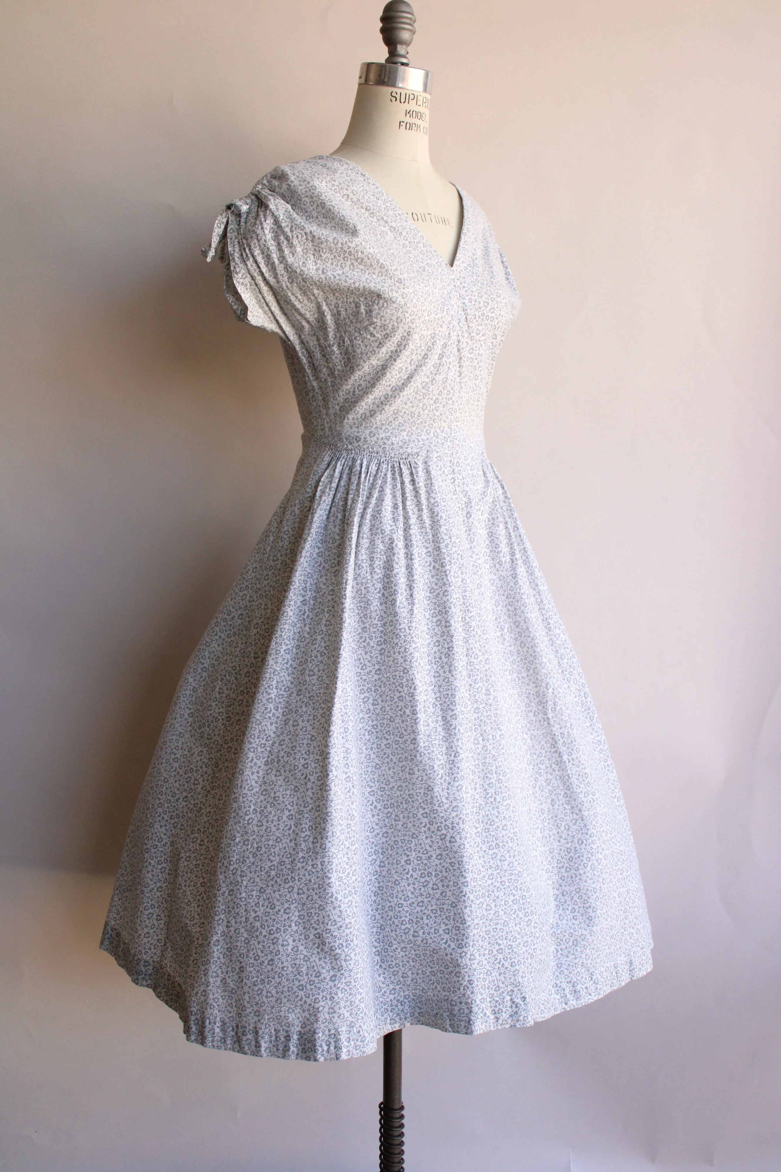 Vintage 1950s Gray Floral Sun Dress
